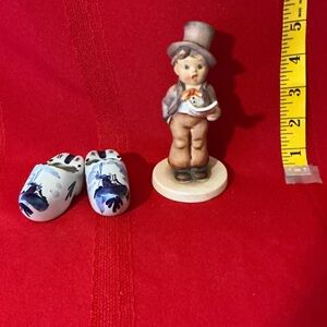 Hummel Singing Boy figurine #131 & set of Delft clog shaped Ashtrays